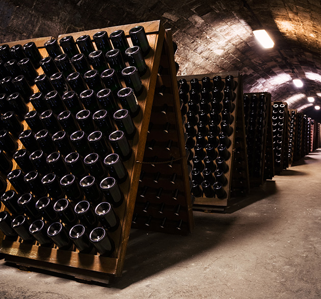 CHAMPAGNE-CAVE-PUPITRES